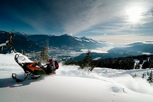 Footer Image for 5 best places for Snowmobiling - Revelstoke 